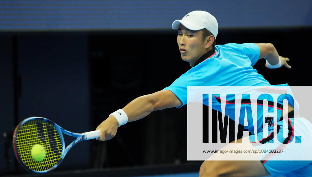 (261003) -- BEIJING, Oct. 3, 2026 -- Shang Juncheng of China hits a return to Alexander Zverev of Germany during the men s singles second round match at 2026 China Open tennis tournament in Beijing, China, Oct. 3, 2026. ) (SP)CHINA-BEIJING-TENNIS-CHINA OPEN-MEN S SINGLES(CN) XiexHan