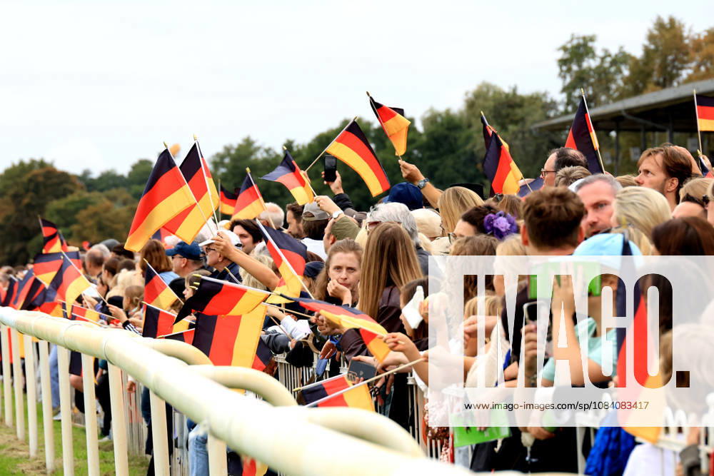 ISO GER DEU Pferdesport, Tag der Deutschen Einheit, 2026, Hoppegarten Sieger Thore Hammer-Hansen auf Snow Player nordphoto GmbH Engler Berlin Hoppegarten Berlin Deutschland