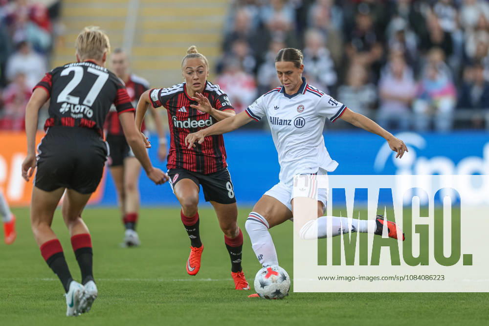 GER, Frankfurt, Eintracht Frankfurt vs FC Bayern München, Google Pixel Frauen Bundesliga, Fussball, DFB, Spielzeit 2026 2027, Stadion am Brentanobad, 6. Spieltag im Bild v.l.: Hanna Bennison (Eintracht Frankfurt Frauen 8),, Klara Bühl (FC Bayern München Frauen 17) DFB DFL REGULATIONS PROHIBIT ANY USE OF PHOTOGRAPHS AS IMAGE SEQUENCES AND OR QUASI-VIDEO