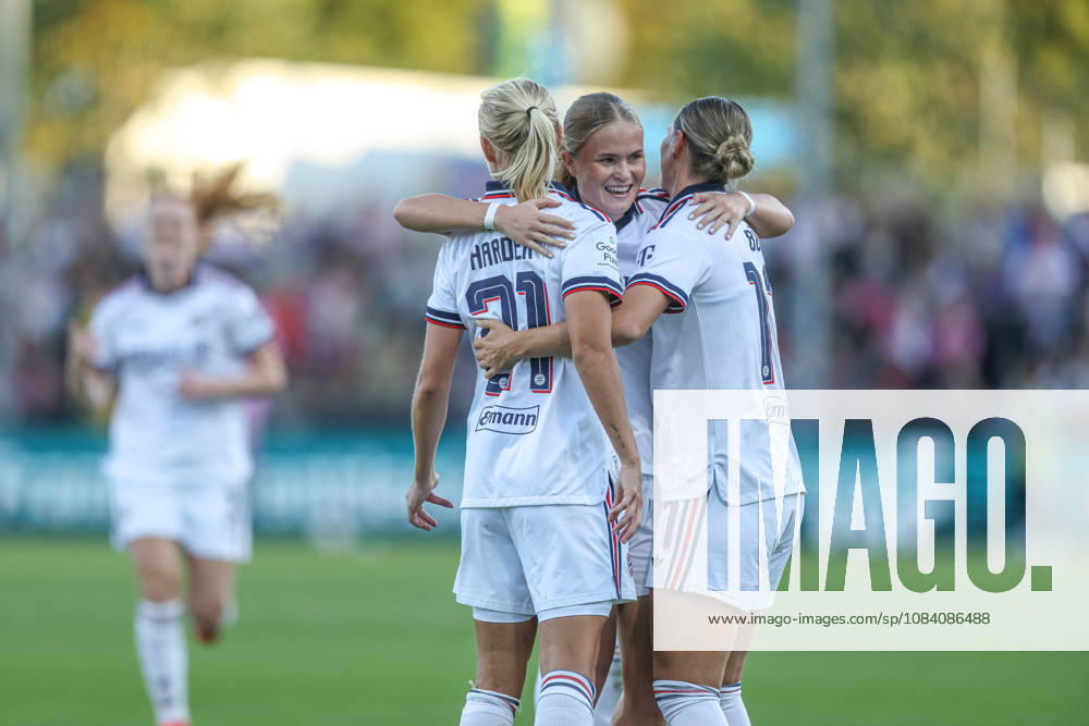 GER, Frankfurt, Eintracht Frankfurt vs FC Bayern München, Google Pixel Frauen Bundesliga, Fussball, DFB, Spielzeit 2026 2027, Stadion am Brentanobad, 6. Spieltag im Bild: Klara Bühl (FC Bayern München Frauen 17), Tor, Jubel und Freude, Emotionen DFB DFL REGULATIONS PROHIBIT ANY USE OF PHOTOGRAPHS AS IMAGE SEQUENCES AND OR QUASI-VIDEO