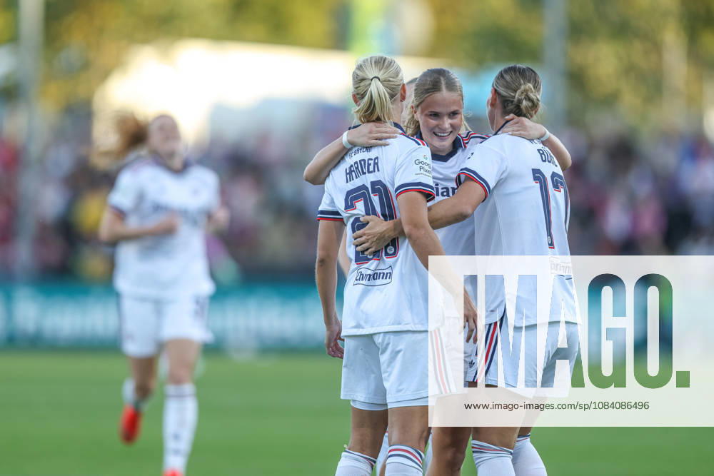 GER, Frankfurt, Eintracht Frankfurt vs FC Bayern München, Google Pixel Frauen Bundesliga, Fussball, DFB, Spielzeit 2026 2027, Stadion am Brentanobad, 6. Spieltag im Bild: Klara Bühl (FC Bayern München Frauen 17), Tor, Jubel und Freude, Emotionen DFB DFL REGULATIONS PROHIBIT ANY USE OF PHOTOGRAPHS AS IMAGE SEQUENCES AND OR QUASI-VIDEO