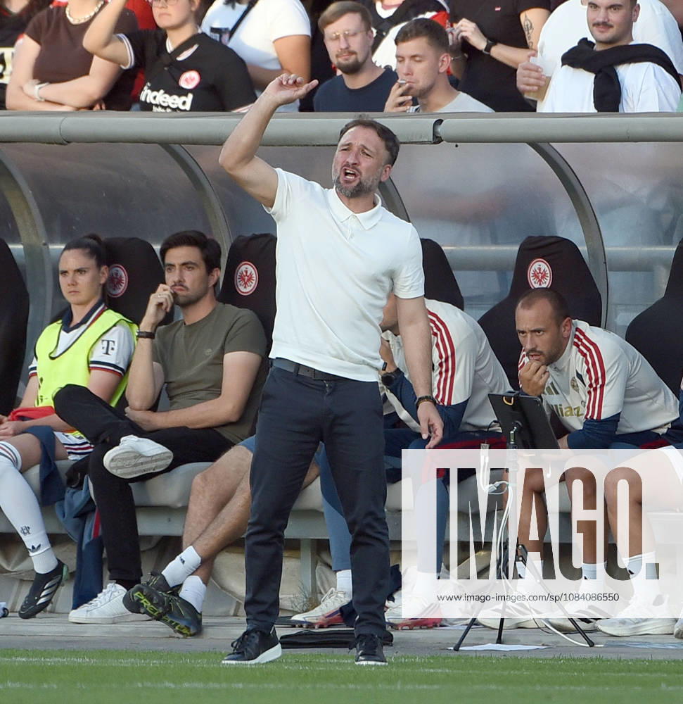 Fussball Google Pixel Frauen-Bundesliga, Eintracht Frankfurt - FC Bayern München v.l. Trainer Jose Barcala (FC Bayern München Frauen) Frankfurt am Main