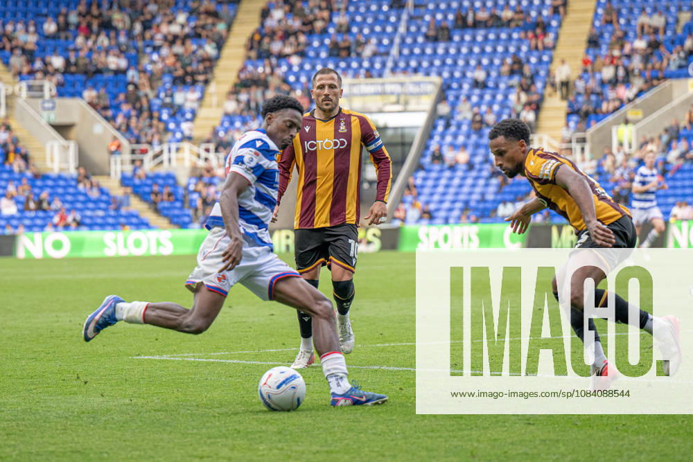 Reading v Bradford City, EFL Sky Bet League 1 Kyreece Lisbie of Reading FC during the EFL Sky Bet League 1 match between Reading and Bradford City at the Select Car Leasing Stadium, Reading, UK on 3 October 2026. Reading Select Car Leasing Stadium Berkshire UK Editorial use only DataCo restrictions apply See www.football-dataco.com ,