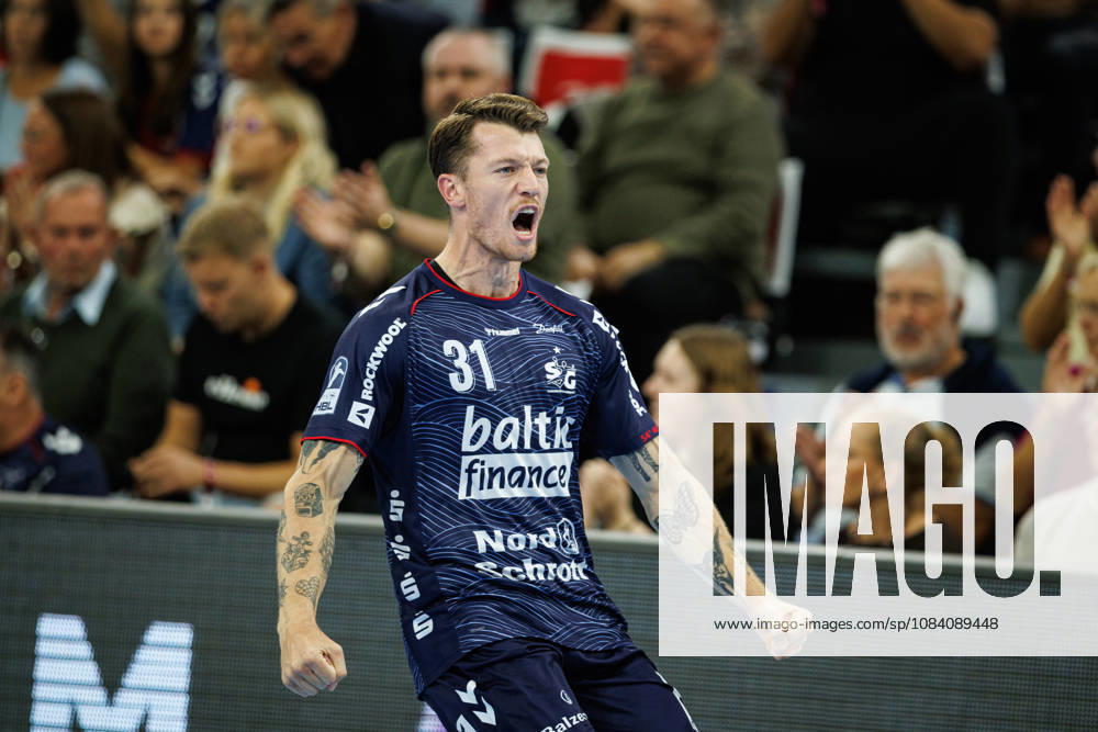 Opel HBL: SG Flensburg-Handewitt vs FRISCH AUF! Göppingen; 03.10.26 Jubel Torjubel bei Emil Jakobsen (Nr.31, SG Flensburg-Handewitt) Opel HBL: SG Flensburg-Handewitt vs FRISCH AUF! Göppingen, GGW Arena am 03.10.26