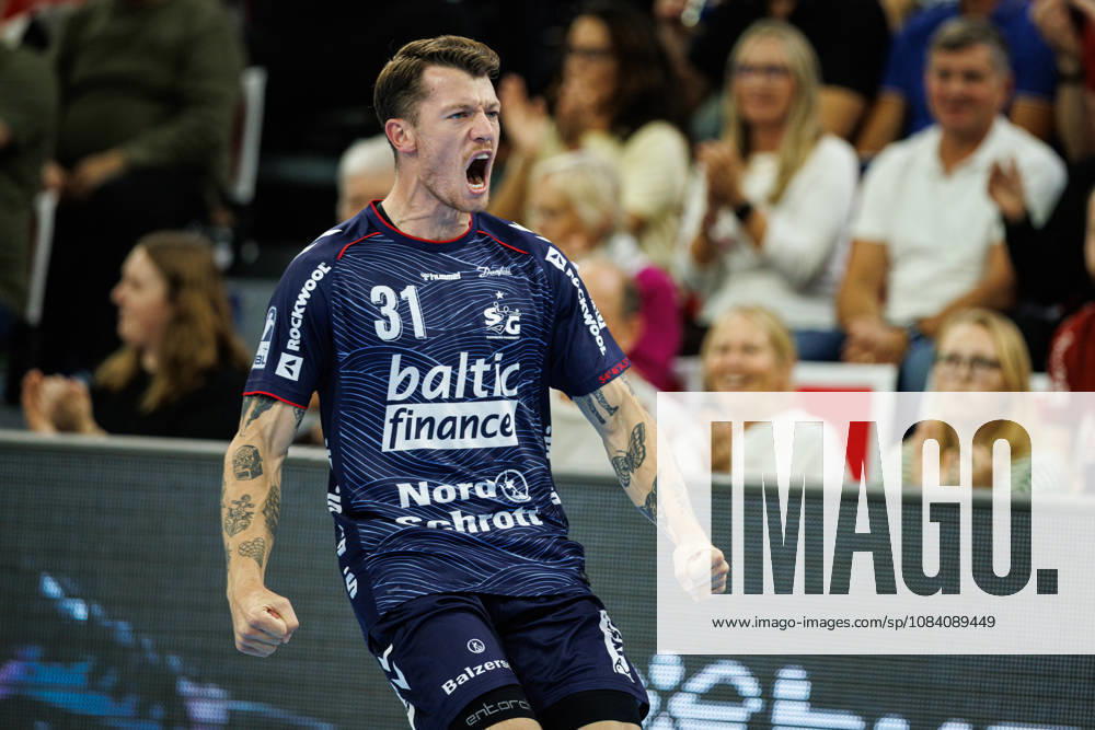 Opel HBL: SG Flensburg-Handewitt vs FRISCH AUF! Göppingen; 03.10.26 Jubel Torjubel bei Emil Jakobsen (Nr.31, SG Flensburg-Handewitt) Opel HBL: SG Flensburg-Handewitt vs FRISCH AUF! Göppingen, GGW Arena am 03.10.26