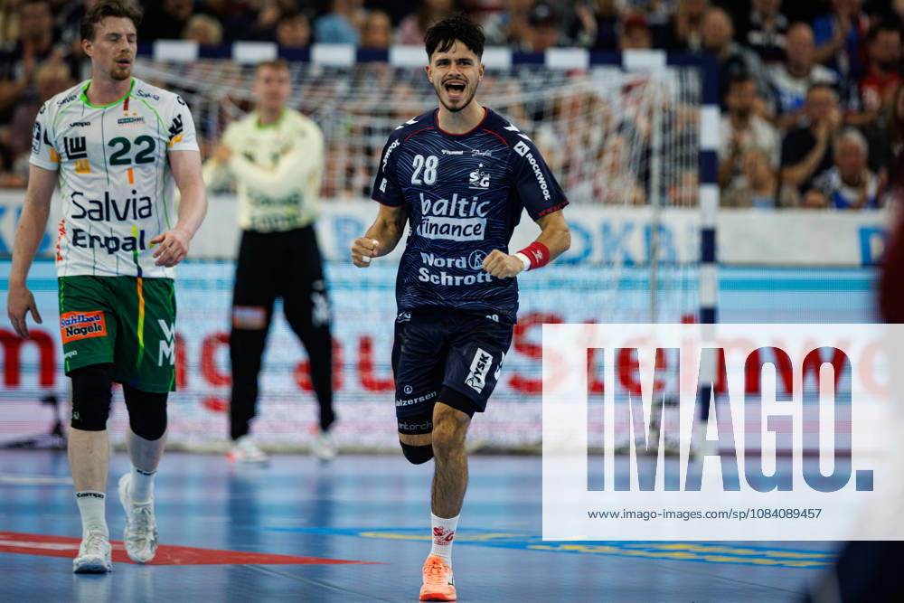 Opel HBL: SG Flensburg-Handewitt vs FRISCH AUF! Göppingen; 03.10.26 Jubel Torjubel bei Patrick Volz (Nr.28, SG Flensburg-Handewitt) Opel HBL: SG Flensburg-Handewitt vs FRISCH AUF! Göppingen, GGW Arena am 03.10.26
