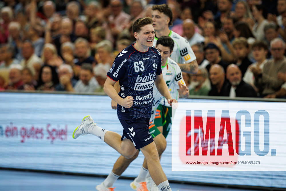 Opel HBL: SG Flensburg-Handewitt vs FRISCH AUF! Göppingen; 03.10.26 Jubel Torjubel bei Domen Novak (Nr.63, SG Flensburg-Handewitt) Opel HBL: SG Flensburg-Handewitt vs FRISCH AUF! Göppingen, GGW Arena am 03.10.26
