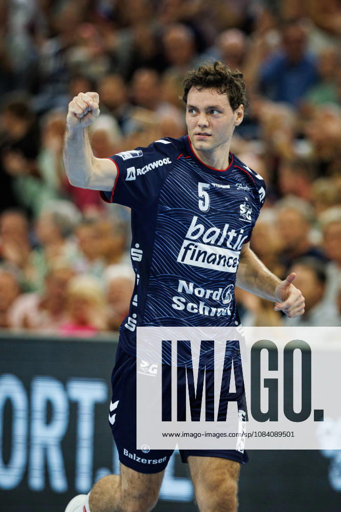 Opel HBL: SG Flensburg-Handewitt vs FRISCH AUF! Göppingen; 03.10.26 Jubel Torjubel bei Niclas Kirkelokke (Nr.05, SG Flensburg-Handewitt) Opel HBL: SG Flensburg-Handewitt vs FRISCH AUF! Göppingen, GGW Arena am 03.10.26