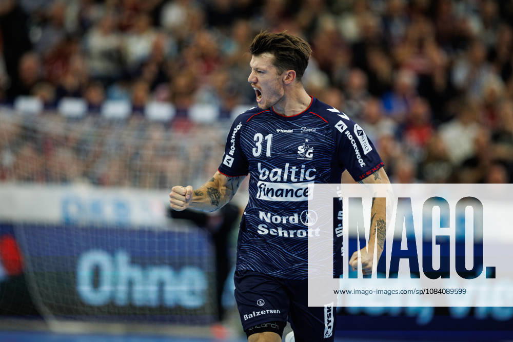 Opel HBL: SG Flensburg-Handewitt vs FRISCH AUF! Göppingen; 03.10.26 Jubel Torjubel bei Emil Jakobsen (Nr.31, SG Flensburg-Handewitt) Opel HBL: SG Flensburg-Handewitt vs FRISCH AUF! Göppingen, GGW Arena am 03.10.26