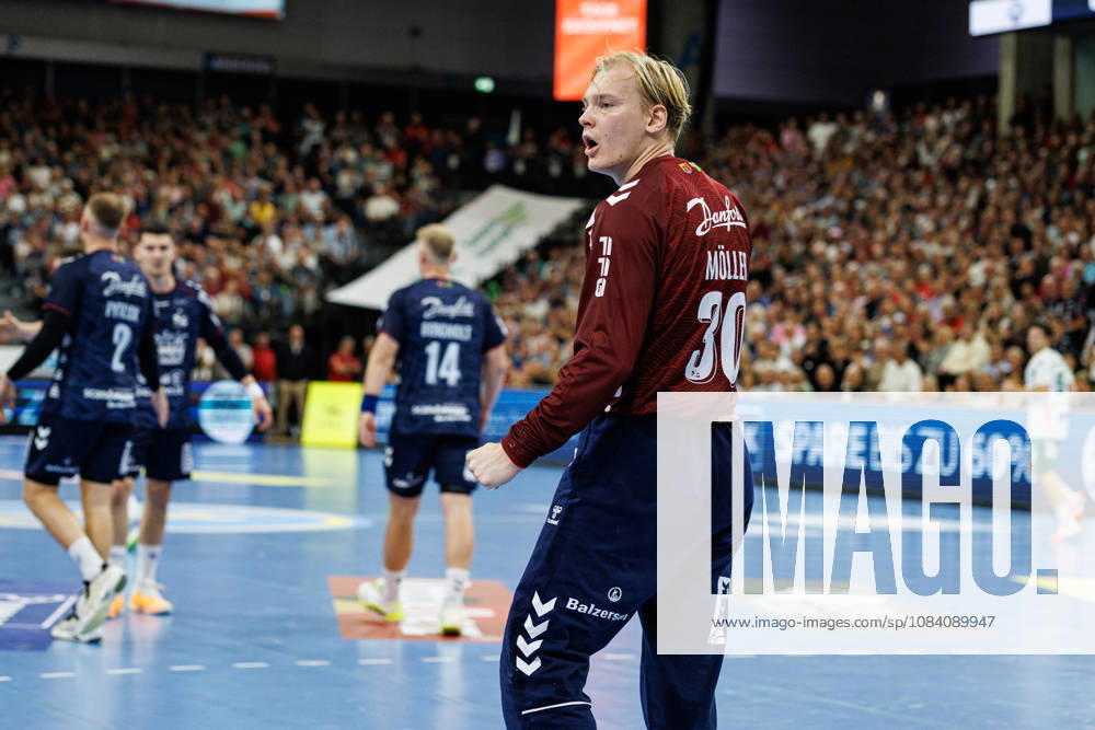 Opel HBL: SG Flensburg-Handewitt vs FRISCH AUF! Göppingen; 03.10.26 Jubel Freude über gehaltenen Ball bei Simon Möller (Nr.30, SG Flensburg-Handewitt) Opel HBL: SG Flensburg-Handewitt vs FRISCH AUF! Göppingen, GGW Arena am 03.10.26