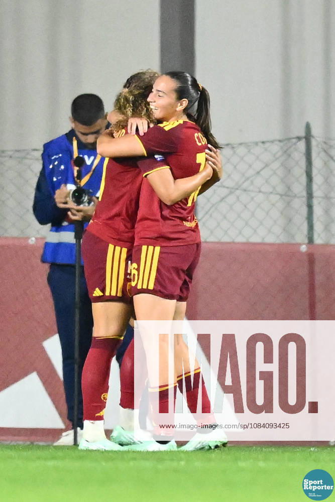 SOCCER - Women s Serie A - AS Roma vs. SS Lazio Women Photo by IPA ABACAPRESS.COM89267258 - The A.S. Roma team celebrates the goal that made the score 3-0 during the Serie A Women s League match between Roma and Lazio, the AS Roma vs. SS Lazio Women match in the Italian Serie A Women s League, held in Rome, Italy, on October 3, 2026 Rome Italy