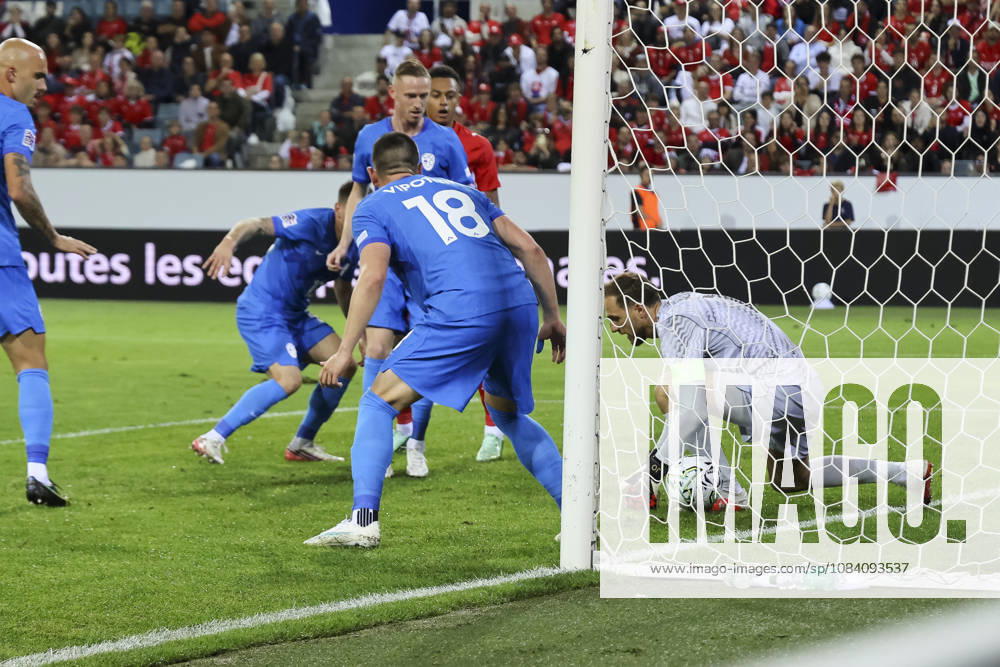 1:1 Eigentor Slowenien durch Erik Janza (Slowenien, 13) , Schweiz, UEFA , Nations League, Matchday 3, Schweiz vs. Slowenien, 03.10.2026, Luzern Swissporarena Schweiz