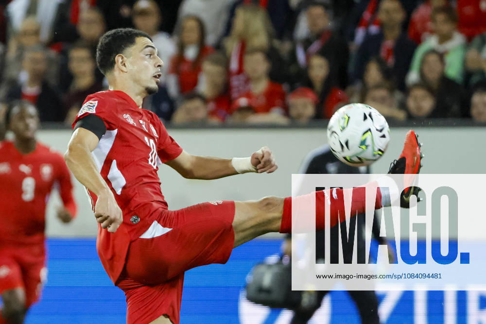 Zeki Amdouni (Schweiz, 10) am Ball , Schweiz, UEFA , Nations League, Matchday 3, Schweiz vs. Slowenien, 03.10.2026, Luzern Swissporarena Schweiz