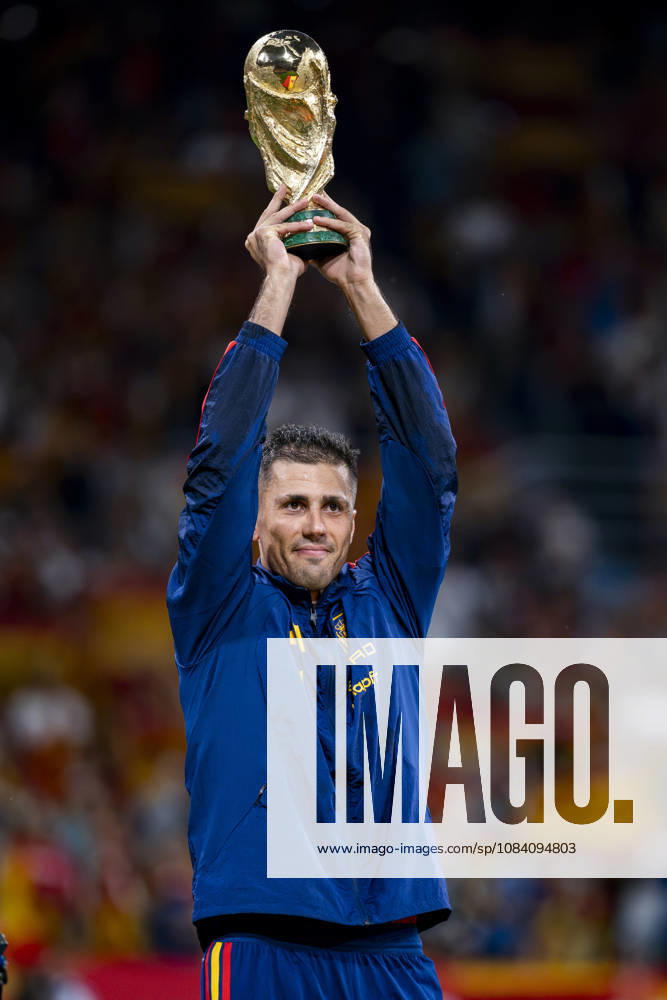 Spain v Czechia - UEFA Nations League 2026 27 Group A3 MD3 OVIEDO, SPAIN - OCTOBER 3: Rodri of Spain lifts the FIFA World Cup, WM, Weltmeisterschaft, Fussball trophy in the stadium before the UEFA Nations League 2026 27 group phase match between Spain and Czechia at Estadio Carlos Tartiere on October 3, 2026 in Oviedo, Spain. Oviedo Estadio Carlos Tartiere Oviedo Spain
