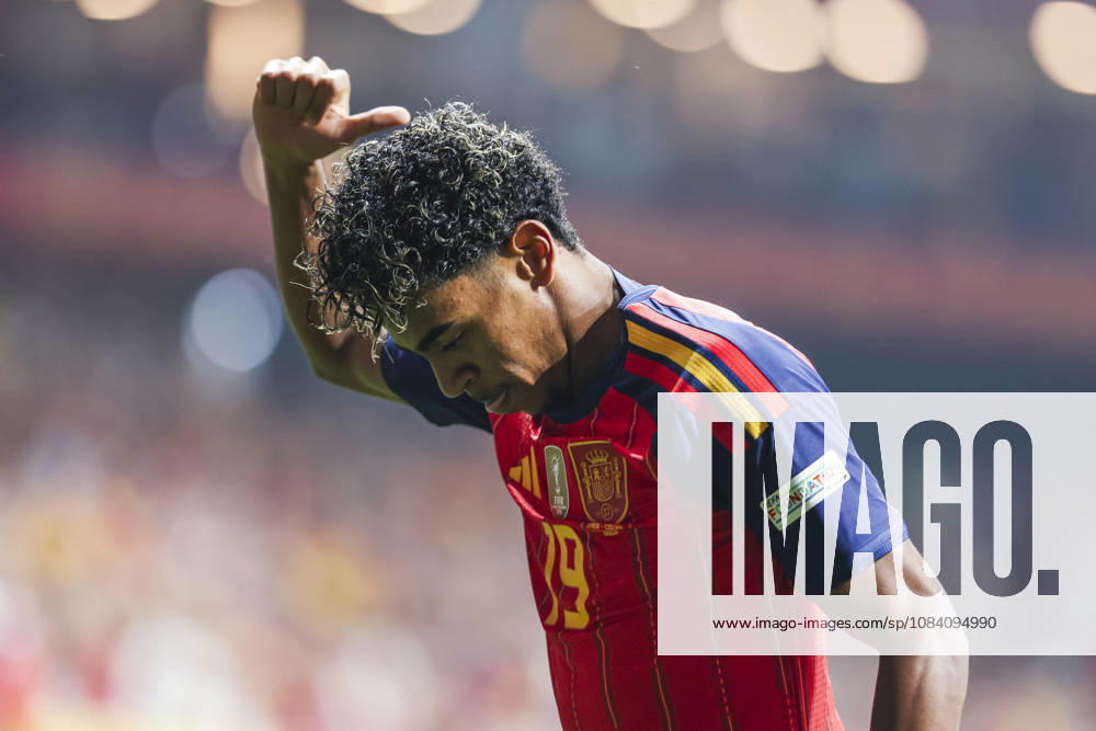 Lamine Yamal of Spain celebrates after scoring his team s first goal during the UEFA Nations League 2026 27 group phase match between Spain and Czech Republic at Carlos Tartiere stadium on October 03, 2026, in Oviedo, Spain. Spain V Czech Republic - UEFA Nations League 2026 27 Group A3 MD3 - ZUMAa181 20261003_zaa_a181_068