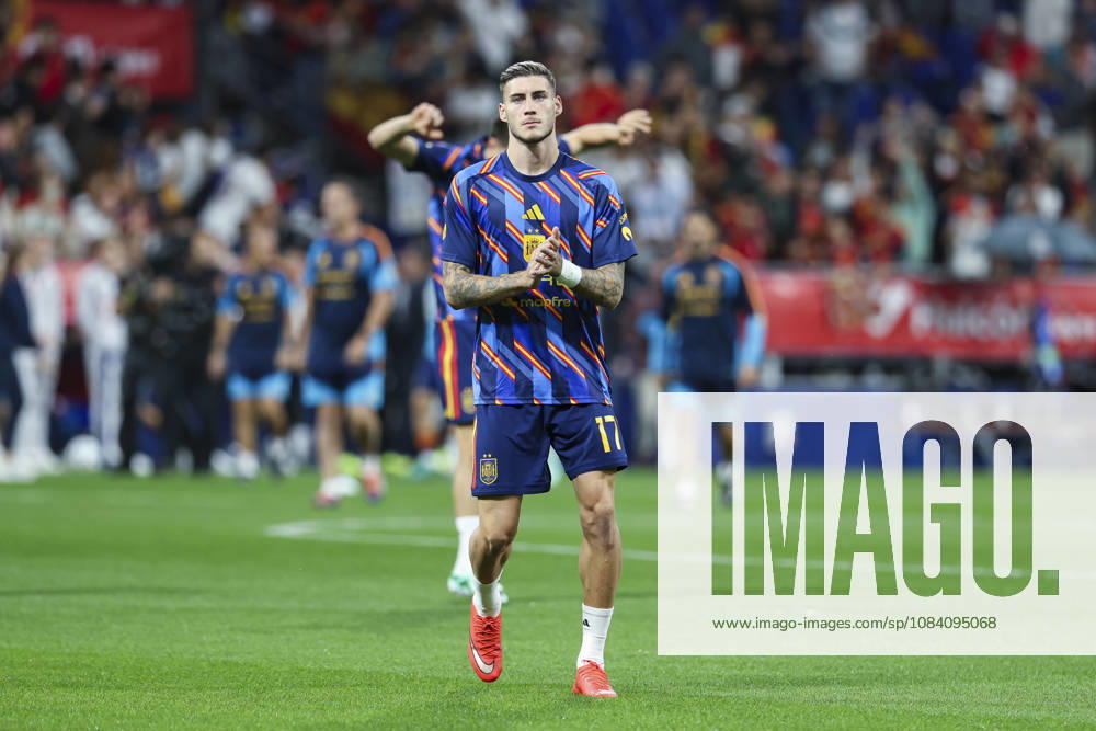 Roberto Fernandez of Spain warms up during the UEFA Nations League 2026 27 group phase match between Spain and Czech Republic at Carlos Tartiere stadium on October 03, 2026, in Oviedo, Spain. Oviedo Spain - ZUMAa181 20261003_zaa_a181_079