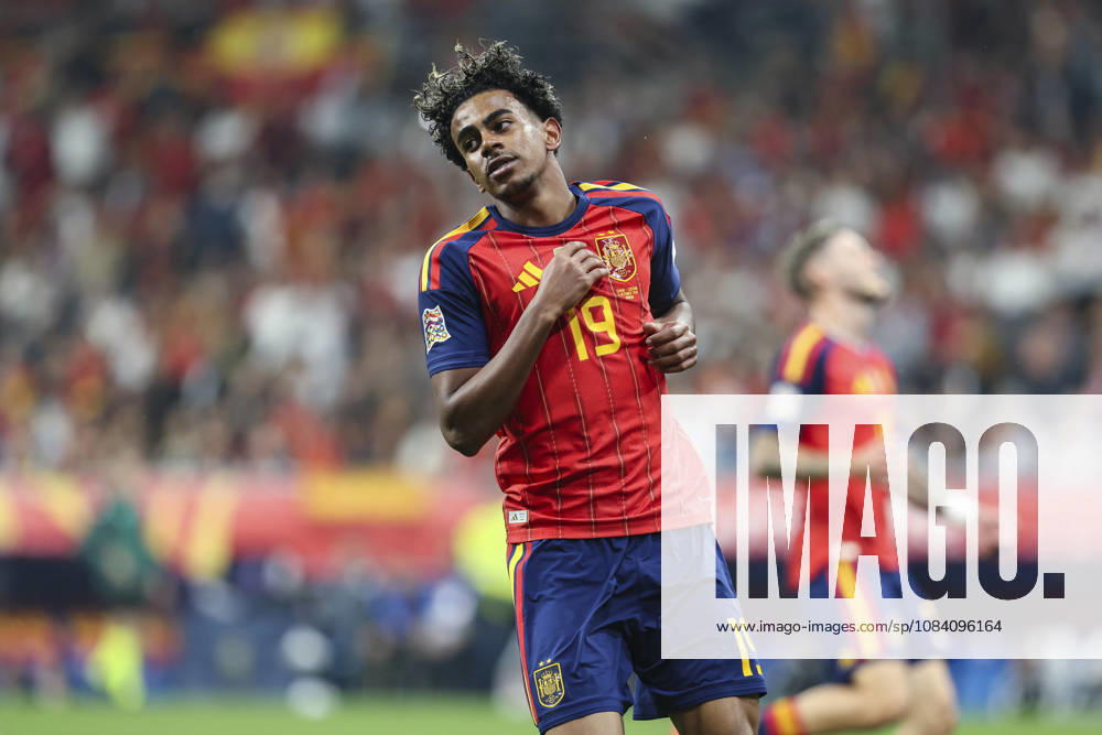 Lamine Yamal of Spain looks on during the UEFA Nations League 2026 27 group phase match between Spain and Czech Republic at Carlos Tartiere stadium on October 03, 2026, in Oviedo, Spain. Spain V Czech Republic - UEFA Nations League 2026 27 Group A3 MD3 - ZUMAa181 20261003_zaa_a181_083