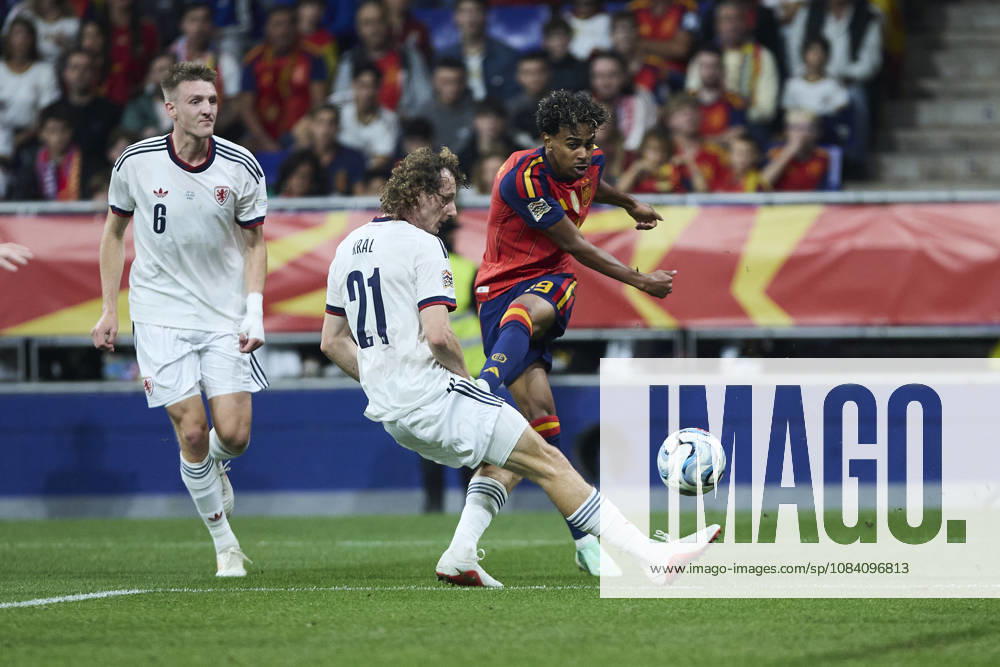 Spain - Czech Republic - UEFA Nations League 2026 27 OVIEDO, SPAIN - OCTOBER 3: Lamine Yamal of Spain in action during the UEFA Nations League 2026 27 group phase match between Spain and Czech Republic at the Carlos Tartiere Stadium on October 3, 2026 in Oviedo, Spain. (Photo by Diego Simon Photo Players Images Magara Press) Oviedo Carlos Tartiere Espana
