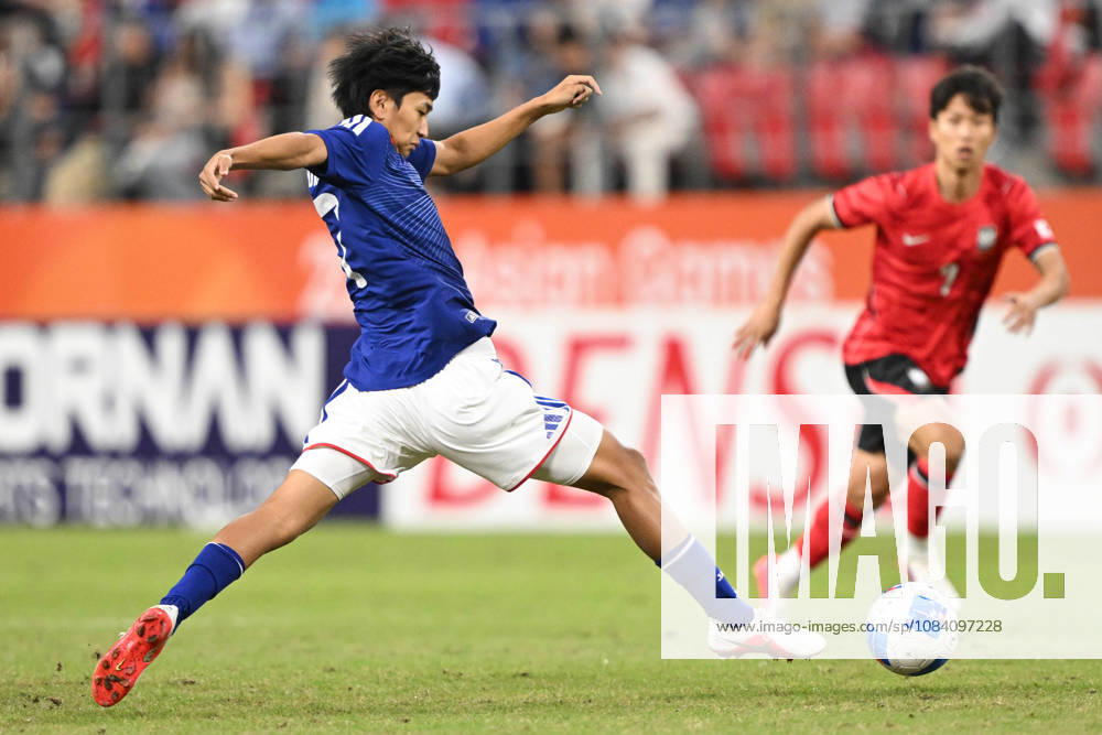 South Korea v Japan - 20th Asian Games Aichi-Nagoya TOYOTA, JAPAN - OCTOBER 03: Yotaro Nakajima (17) of Japan in action during the Football Men s Final Match between South Korea and Japan on day fourteen of the 20th Asian Games Aichi-Nagoya at Toyota Stadium on October 03, 2026 in Toyota, Aichi, Japan. Stringer Anadolu Tokyo Japan. Editorial use only. Please get in touch for any other usage.