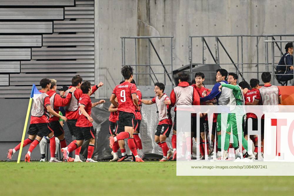 South Korea v Japan - 20th Asian Games Aichi-Nagoya TOYOTA, JAPAN - OCTOBER 03: Team of South Korea celebrate during the Football Men s Final Match between South Korea and Japan on day fourteen of the 20th Asian Games Aichi-Nagoya at Toyota Stadium on October 03, 2026 in Toyota, Aichi, Japan. Stringer Anadolu Tokyo Japan. Editorial use only. Please get in touch for any other usage.