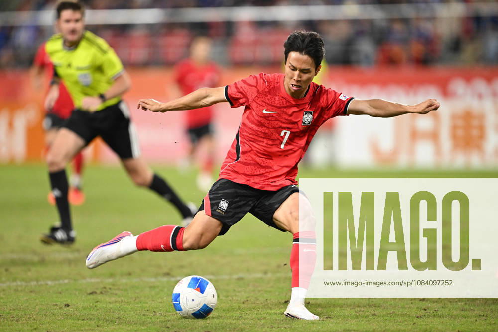 South Korea v Japan - 20th Asian Games Aichi-Nagoya TOYOTA, JAPAN - OCTOBER 03: Eom Ji-sung (7) of South Korea in action during the Football Men s Final Match between South Korea and Japan on day fourteen of the 20th Asian Games Aichi-Nagoya at Toyota Stadium on October 03, 2026 in Toyota, Aichi, Japan. Stringer Anadolu Tokyo Japan. Editorial use only. Please get in touch for any other usage.
