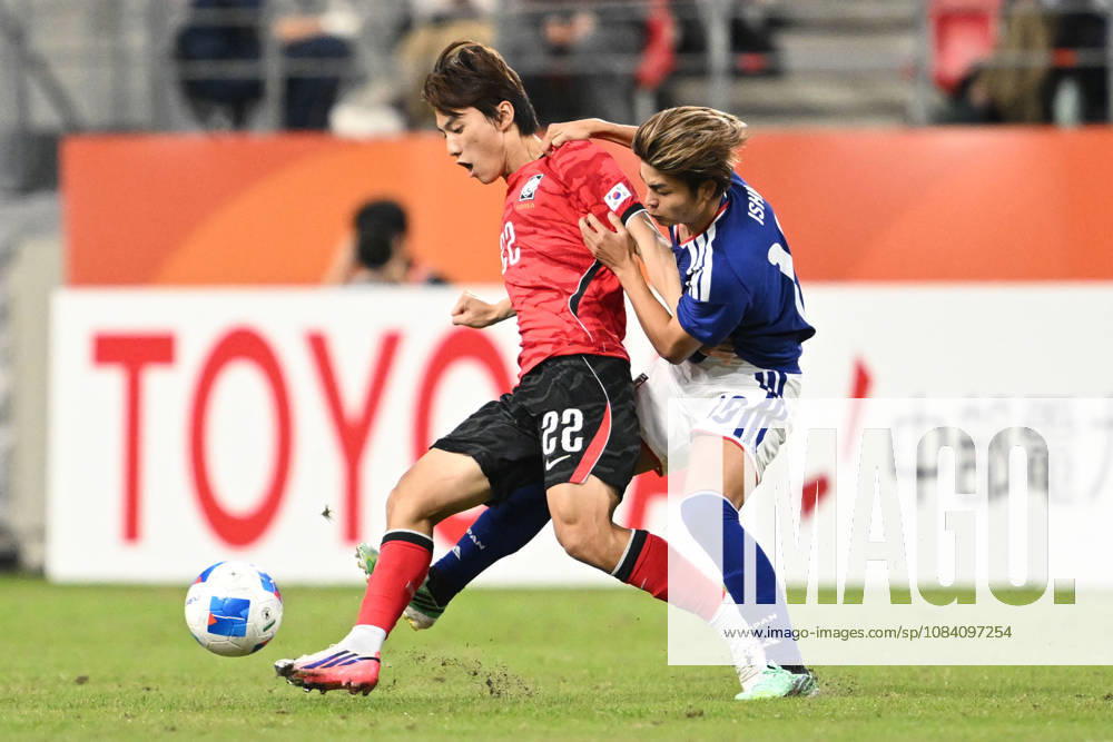 South Korea v Japan - 20th Asian Games Aichi-Nagoya TOYOTA, JAPAN - OCTOBER 03: BAE Hyunseo 22 of South Korea in action during the Football Men s Final Match between South Korea and Japan on day fourteen of the 20th Asian Games Aichi-Nagoya at Toyota Stadium on October 03, 2026 in Toyota, Aichi, Japan. Stringer Anadolu Tokyo Japan. Editorial use only. Please get in touch for any other usage.