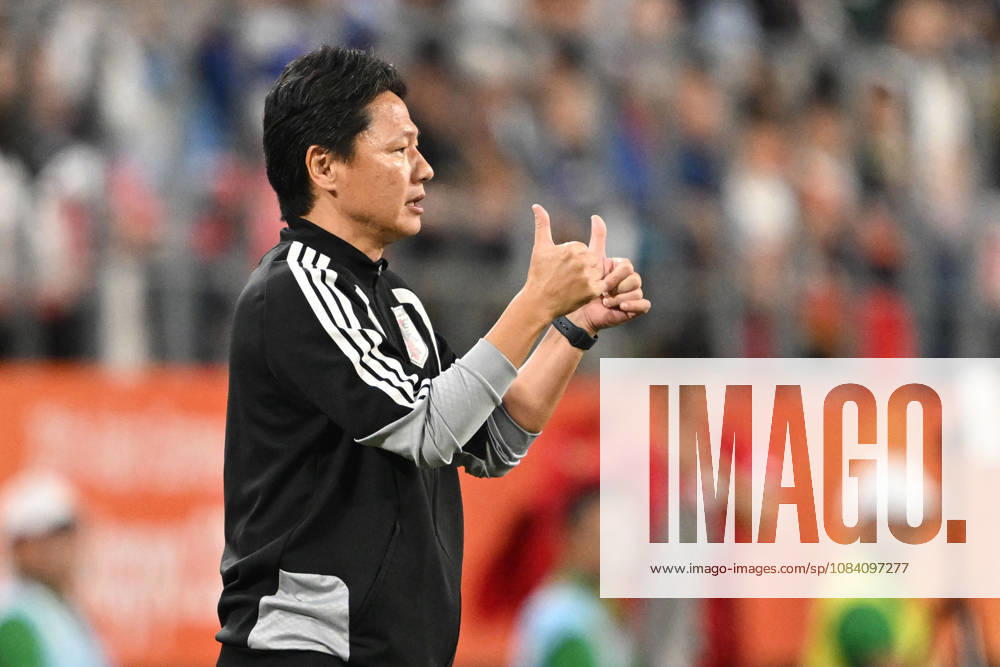 South Korea v Japan - 20th Asian Games Aichi-Nagoya TOYOTA, JAPAN - OCTOBER 03: Head coach OIWA Go of Japan reacts during the Football Men s Final Match between South Korea and Japan on day fourteen of the 20th Asian Games Aichi-Nagoya at Toyota Stadium on October 03, 2026 in Toyota, Aichi, Japan. Stringer Anadolu Tokyo Japan. Editorial use only. Please get in touch for any other usage.