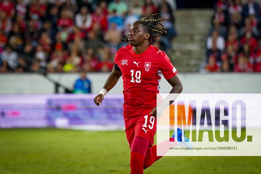 Fussball UEFA Nations League 2026 - 2027, 3. Spieltag - Schweiz vs Slowenien - Thermoplan Arena (Luzern): Premiere für Winsley Boteli (Schweiz, 19) Freude, Emotionen bei seiner Einwechselung.