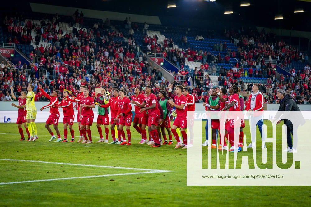 Fussball UEFA Nations League 2026 - 2027, 3. Spieltag - Schweiz vs Slowenien - Thermoplan Arena (Luzern): Freude, Emotionen, Jubel bei dem Schweizer Team und den Fans nach dem 2:1 Heimsieg.