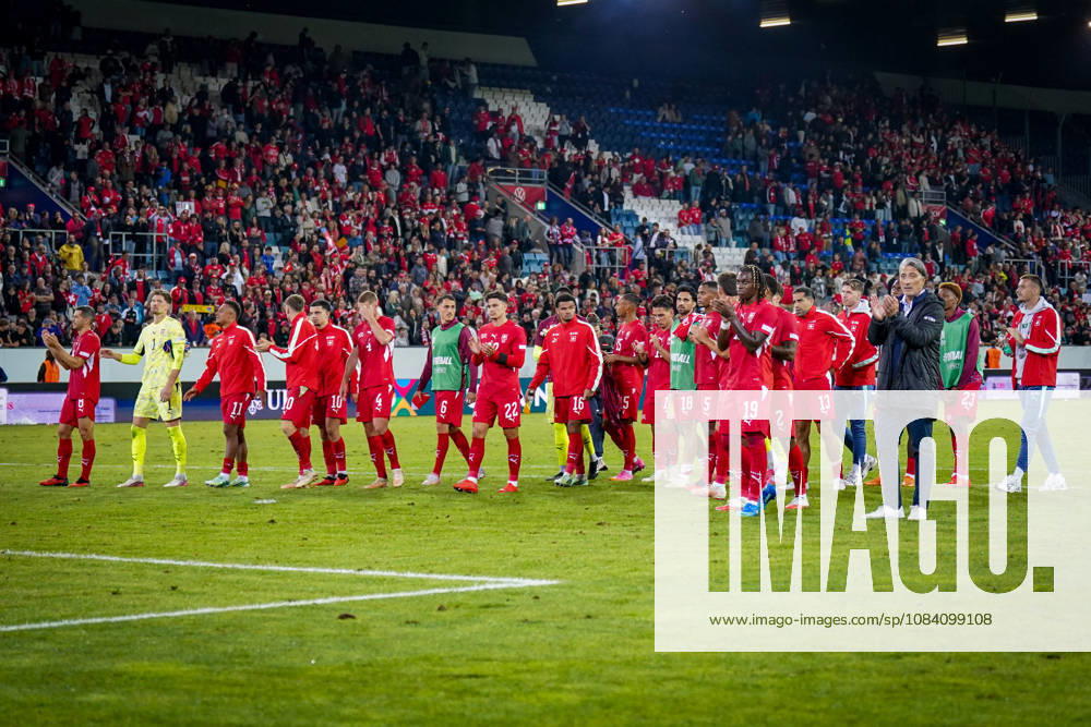 Fussball UEFA Nations League 2026 - 2027, 3. Spieltag - Schweiz vs Slowenien - Thermoplan Arena (Luzern): Freude, Emotionen, Jubel bei dem Schweizer Team und den Fans nach dem 2:1 Heimsieg.