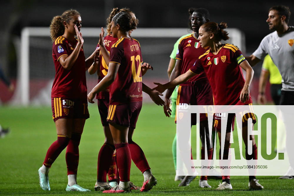 SOCCER - Women s Serie A - AS Roma vs. SS Lazio Women Photo by IPA ABACAPRESS.COM89273241 - A.S. Roma Women players at the end of the Serie A Women Athora match—Matchday 2—between A.S. Roma and S.S. Lazio Women at the Tre Fontane Stadium on October 3, 2026, in Rome, Italy. Rome Italy