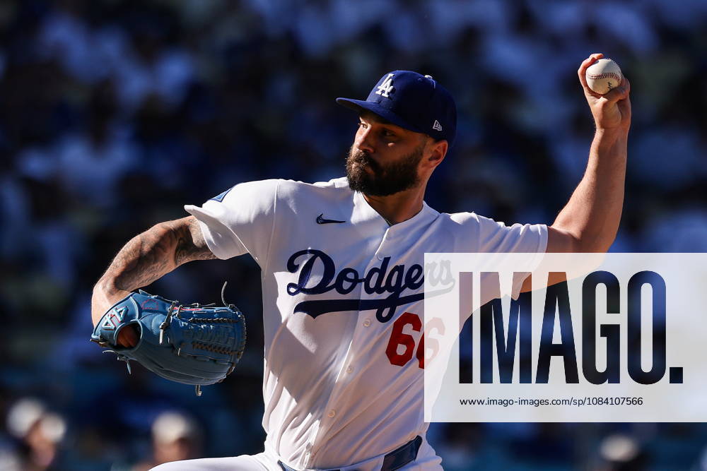 MLB, Baseball Herren, USA National League Division Series - Dodgers vs Braves Game 1 Los Angeles Dodgers pitcher Tanner Scott throws a pitch during the ninth inning in Game 1 of the National League Division Series between the Atlanta Braves and the Los Angeles Dodgers at UNIQLO Field at Dodger Stadium in Los Angeles, California, USA, 03 October 2026. LOS ANGELES CALIFORNIA UNITED STATES