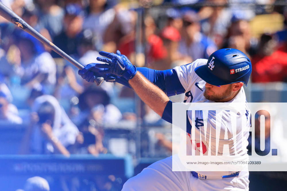 Max Muncy 13 of the Los Angeles Dodgers at bat during a NLDS Game 1 against the Atlanta Braves on Saturday October 3, 2026 at Dodger Stadium in Los Angeles, California. JAVIER ROJAS PI Los Angeles USA - ZUMAp124 20261003_zaa_p124_013