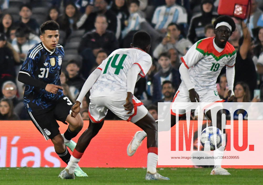 FLORES Argentina vs Burkina Faso Foto: FOTOBAIRES