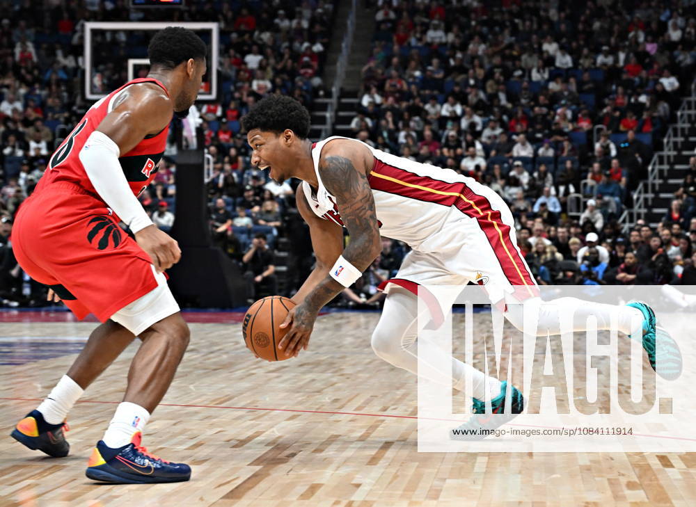 Miami Heat s Myron Gardner, right, looks to pass as Toronto Raptors Jaden Bradley defends during NBA, Basketball Herren, USA preseason basketball action in Quebec City, Saturday, Oct. 3, 2026. Canada News - October 3, 2026 - ZUMAc35_ 20261003_zaf_c35_133