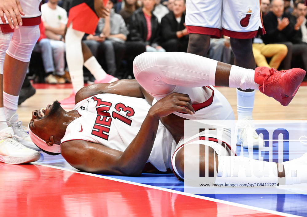Miami Heat s Bam Adebayo reacts in pain during preseason NBA, Basketball Herren, USA basketball action against the Toronto Raptors in Quebec City, Saturday, Oct. 3, 2026. Canada News - October 3, 2026 - ZUMAc35_ 20261003_zaf_c35_136
