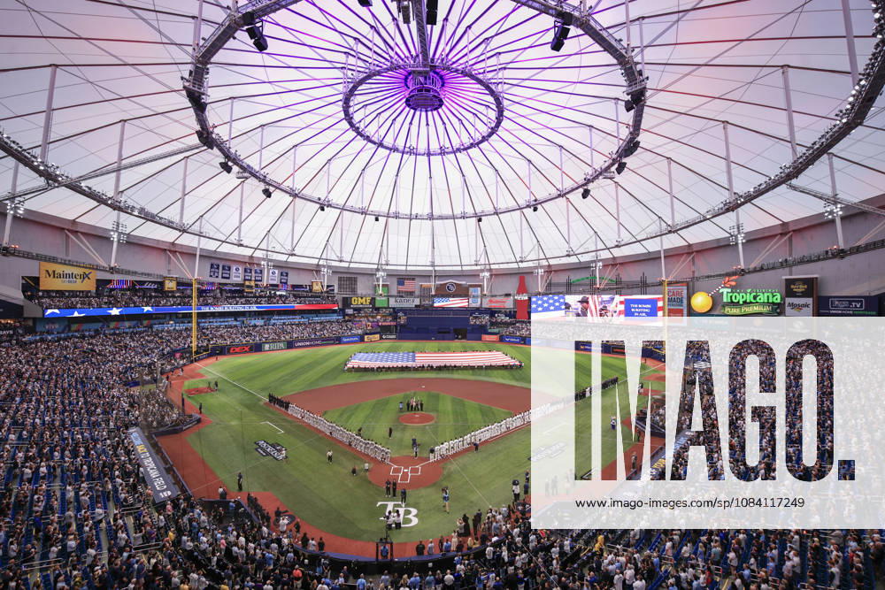 A general image of the field during the National Anthem prior to game one of the ALDS for the 2026 MLB, Baseball Herren, USA Playoffs between the Tampa Bay Rays and the New York Yankees on October 3, 2026 at Tropicana Field. The Rays beat the Yankees 1-0. St. Petersburg USA - ZUMAh180 20261003_zsp_h180_016