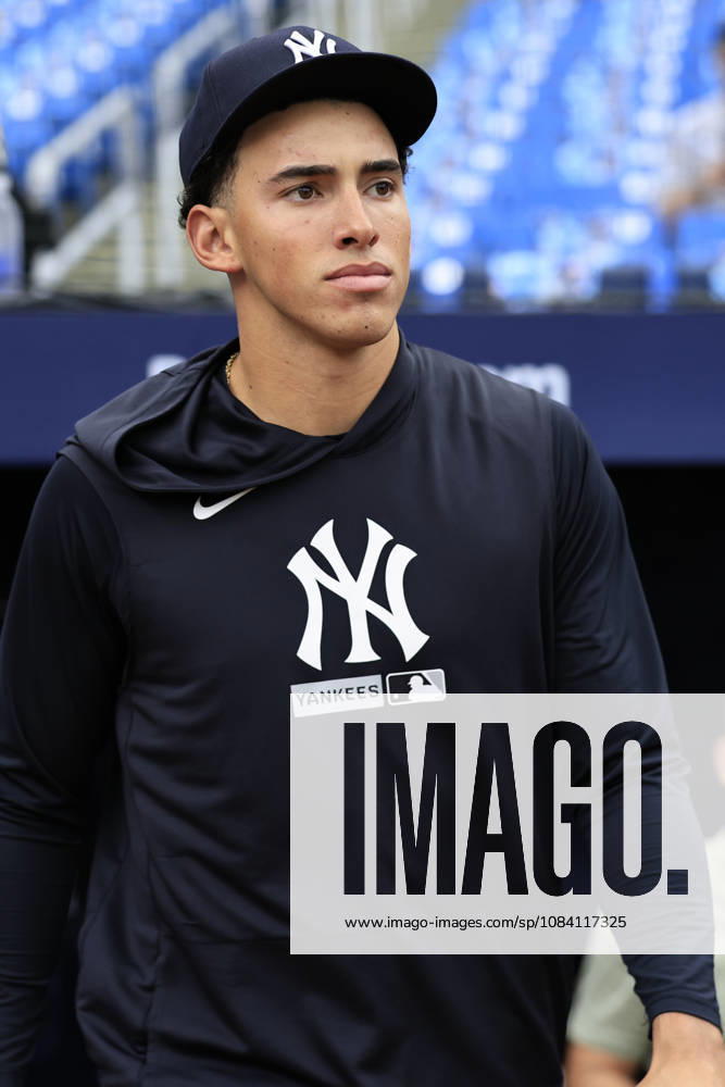 New York Yankees shortstop George Lombard Jr. (96) takes the field during pregame warmups prior to game one of the ALDS for the 2026 MLB, Baseball Herren, USA Playoffs against the Tampa Bay Rays on October 3, 2026 at Tropicana Field. The Rays beat the Yankees 1-0. St. Petersburg USA - ZUMAh180 20261003_zsp_h180_008
