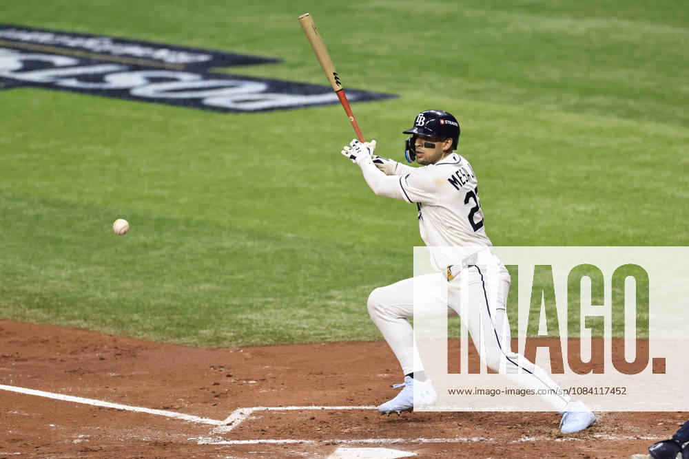 Tampa Bay Rays right fielder Victor Mesa Jr. (25) fouls off a pitch during the second inning of game one of the ALDS for the 2026 MLB, Baseball Herren, USA Playoffs on October 3, 2026 at Tropicana Field. The Rays beat the Yankees 1-0. St. Petersburg USA - ZUMAh180 20261003_zsp_h180_064