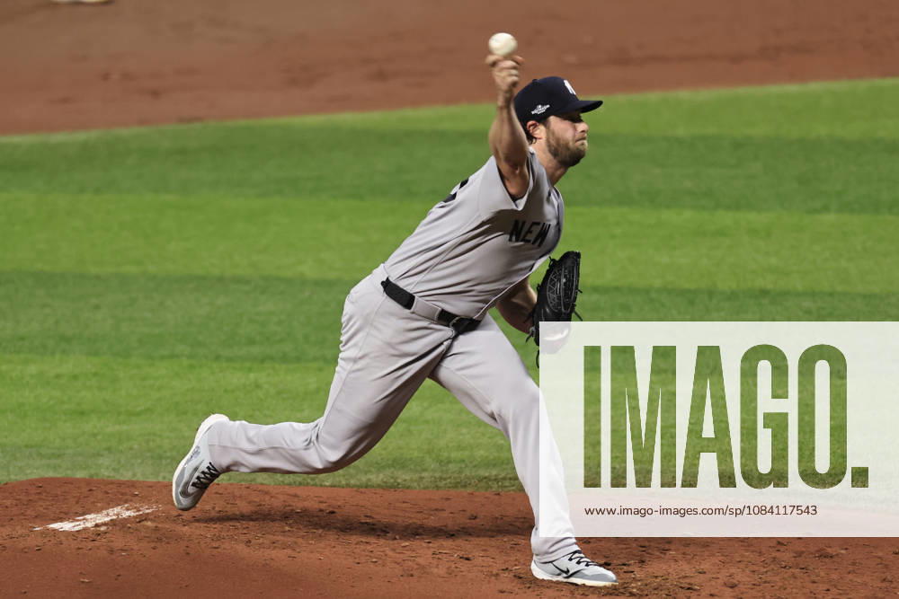 New York Yankees starting pitcher Gerrit Cole (45) delivers a pitch during the second inning of game one of the ALDS for the 2026 MLB, Baseball Herren, USA Playoffs against the Tampa Bay Rays on October 3, 2026 at Tropicana Field. The Rays beat the Yankees 1-0. St. Petersburg USA - ZUMAh180 20261003_zsp_h180_056