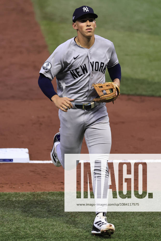 New York Yankees shortstop George Lombard Jr. (96) runs to the dugout in the top of the third inning of game one of the ALDS for the 2026 MLB, Baseball Herren, USA Playoffs against the Tampa Bay Rays on October 3, 2026 at Tropicana Field. The Rays beat the Yankees 1-0. St. Petersburg USA - ZUMAh180 20261003_zsp_h180_050