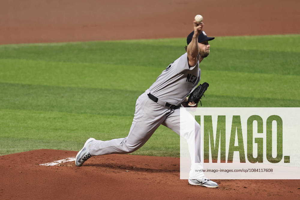 New York Yankees starting pitcher Gerrit Cole (45) delivers a pitch during the first inning of game one of the ALDS for the 2026 MLB, Baseball Herren, USA Playoffs on October 3, 2026 at Tropicana Field. The Rays beat the Yankees 1-0. St. Petersburg USA - ZUMAh180 20261003_zsp_h180_047