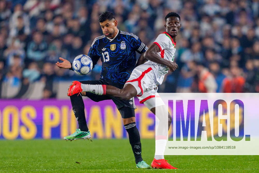 Burkina Faso v Argentina BUENOS AIRES, - OCTOBER 3: Cristian Romero 13 of Argentina battles for the ball during a game between Burkina Faso and Argentina at Estadio Monumental on October 3, 2026 in Buenos Aires, STATE . Buenos Aires Estadio Monumental Argentnina