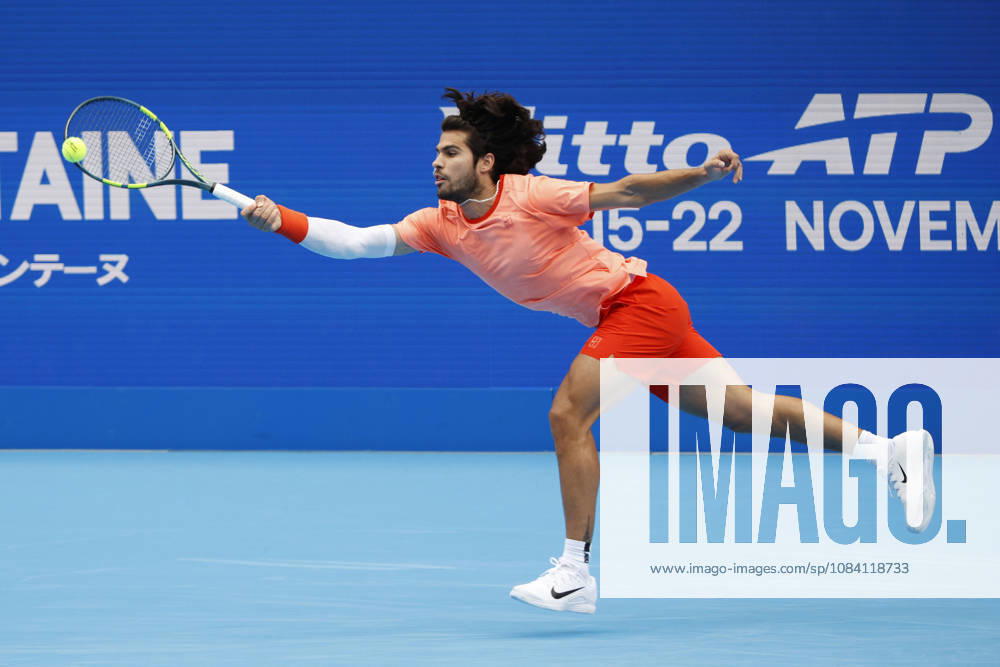 Carlos Alcaraz (Spain) returns a shot against Denis Shapovalov (Canada) during their quarterfinal match at the Kinoshita Group Japan Open Tennis Championships at Ariake Colosseum in Tokyo. Shapovalov suffered an injury, forcing him to retire early in the second set. The tournament runs from September 29 to October 6. Alcaraz won 7-6(3), 2-1 Tokyo Japan - ZUMAm191 20261004_aap_m191_083