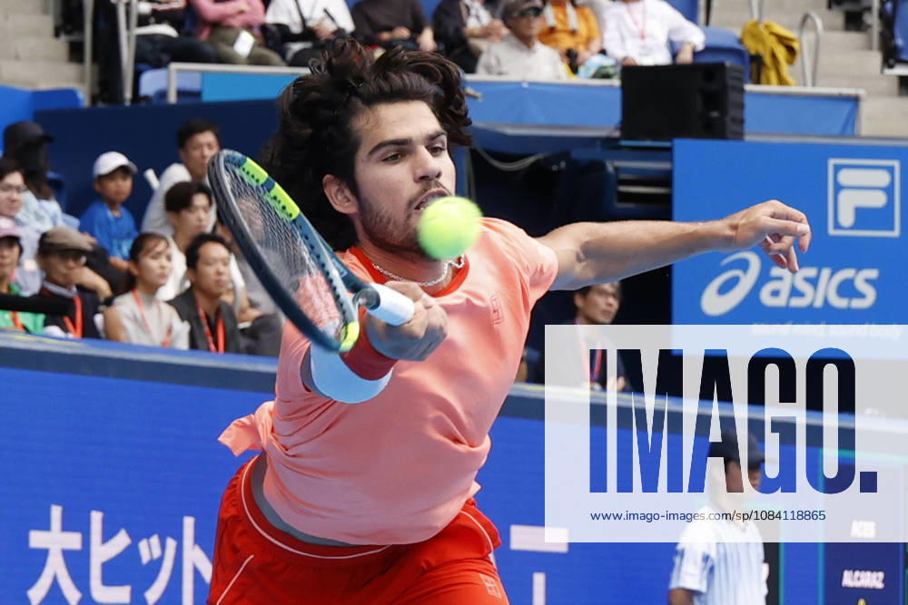 Carlos Alcaraz (Spain) returns a shot against Denis Shapovalov (Canada) during their quarterfinal match at the Kinoshita Group Japan Open Tennis Championships at Ariake Colosseum in Tokyo. Shapovalov suffered an injury, forcing him to retire early in the second set. The tournament runs from September 29 to October 6. Alcaraz won 7-6(3), 2-1 Tokyo Japan - ZUMAm191 20261004_aap_m191_065