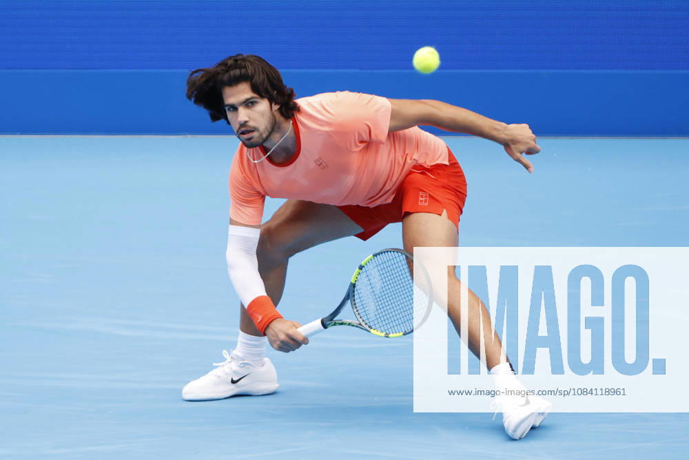 Carlos Alcaraz (Spain) returns a shot against Denis Shapovalov (Canada) during their quarterfinal match at the Kinoshita Group Japan Open Tennis Championships at Ariake Colosseum in Tokyo. Shapovalov suffered an injury, forcing him to retire early in the second set. The tournament runs from September 29 to October 6. Alcaraz won 7-6(3), 2-1 Tokyo Japan - ZUMAm191 20261004_aap_m191_048