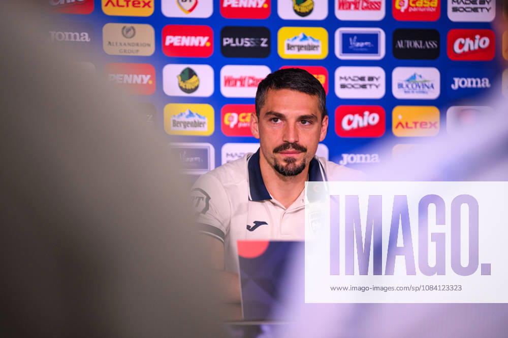 Nicolae Stanciu of the Romanian men s national football team at a press conference, PK, Pressekonferenz on October 4, 2026 in Bucharest. Photo: Ludvig Thunman BILDBYRAN kod LT LT0825 fotboll football soccer fotball nations league uefa nations league presskonferens press conference rumänien romania bbeng fotboll football soccer fotball nations league uefa nations league presskonferens press conference rumänien romania bbeng