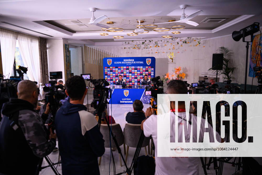Head coach Gheorghe Hagi of the Romanian men s national football team at a press conference, PK, Pressekonferenz on October 4, 2026 in Bucharest. Photo: Ludvig Thunman BILDBYRAN kod LT LT0825 fotboll football soccer fotball nations league uefa nations league presskonferens press conference rumänien romania bbeng fotboll football soccer fotball nations league uefa nations league presskonferens press conference rumänien romania bbeng