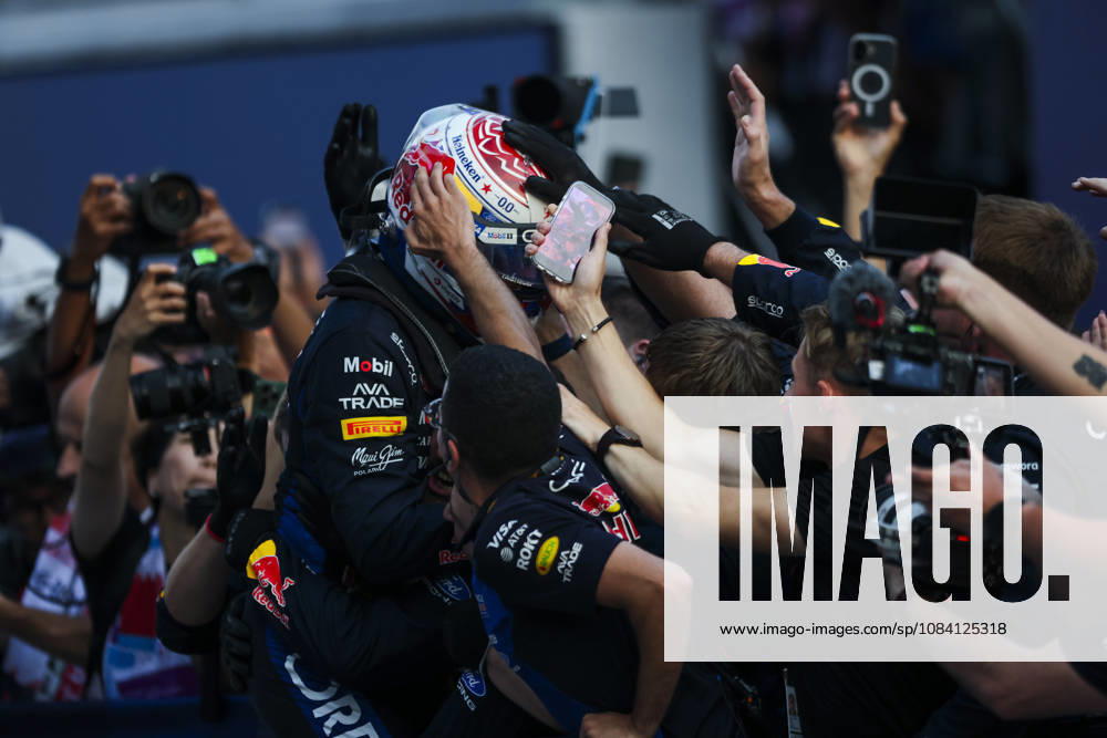F1 - BAHRAIN GRAND PRIX IN MALAYSIA 2026 VERSTAPPEN Max (nld), Red Bull Racing Ford RB22, portrait celebrating his win during the 2026 Formula 1 Bahrain Grand Prix in Malaysia, 16th round of the 2026 Formula One World Championship, WM, Weltmeisterschaft from October 2 to 4, 2026 on the Sepang International Circuit, in Sepang, Malaysia - SepangMalaysia