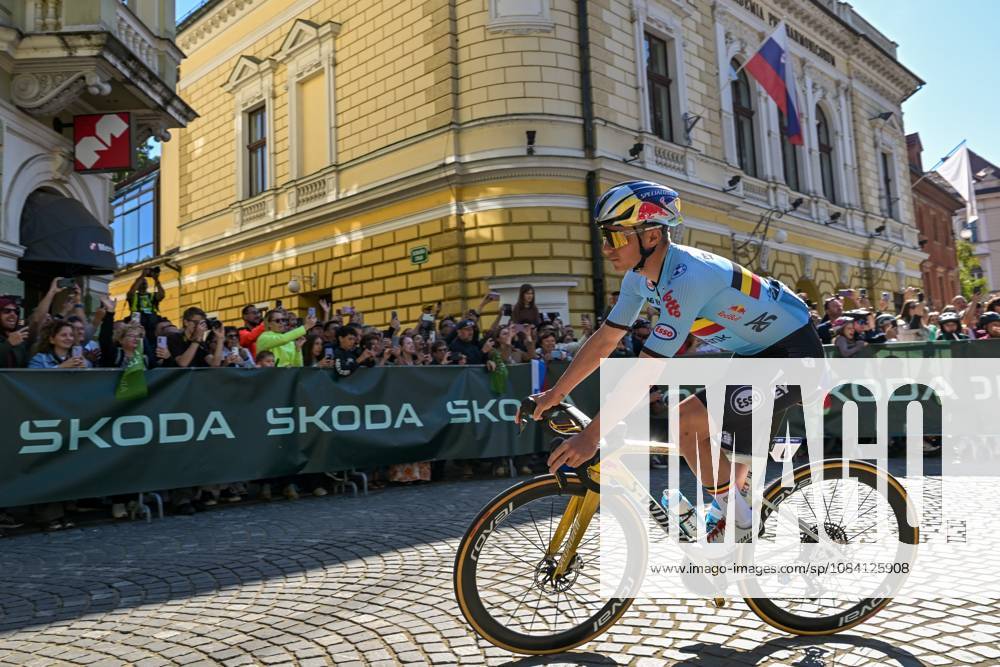 Belgium s Remco Evenepoel is pictured in action during the elite men Road Race race (196,2 km) at the cycling UEC Road European Championships, in Ljubljana, Slovenia Sunday 4 October 2026. The UEC Road European Championships are taking place from 02 to 07 October in Ljubljana, Slovenia. DAVIDxPINTENS x188689603x